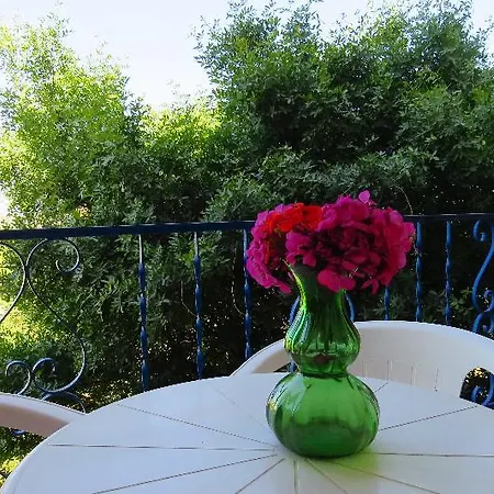 Maritime Hotel de apartamente Petaloudes