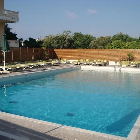 Hotel apartamentowy Maritime Petaloudes