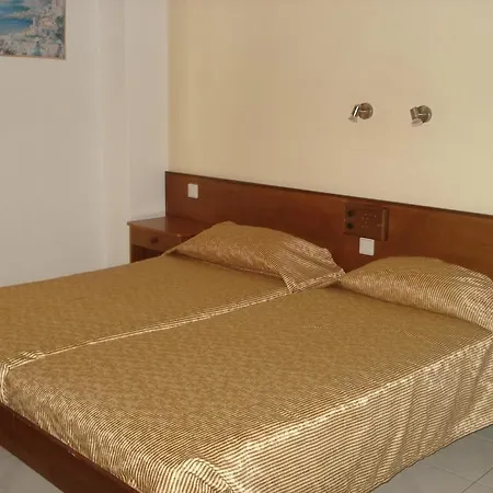 Maritime Hotel apartamentowy Petaloudes