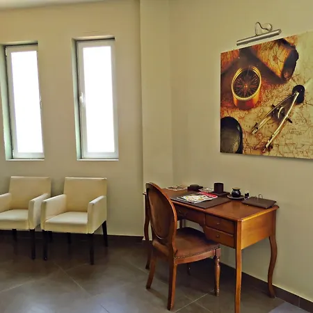 Maritime Hotel apartamentowy Petaloudes